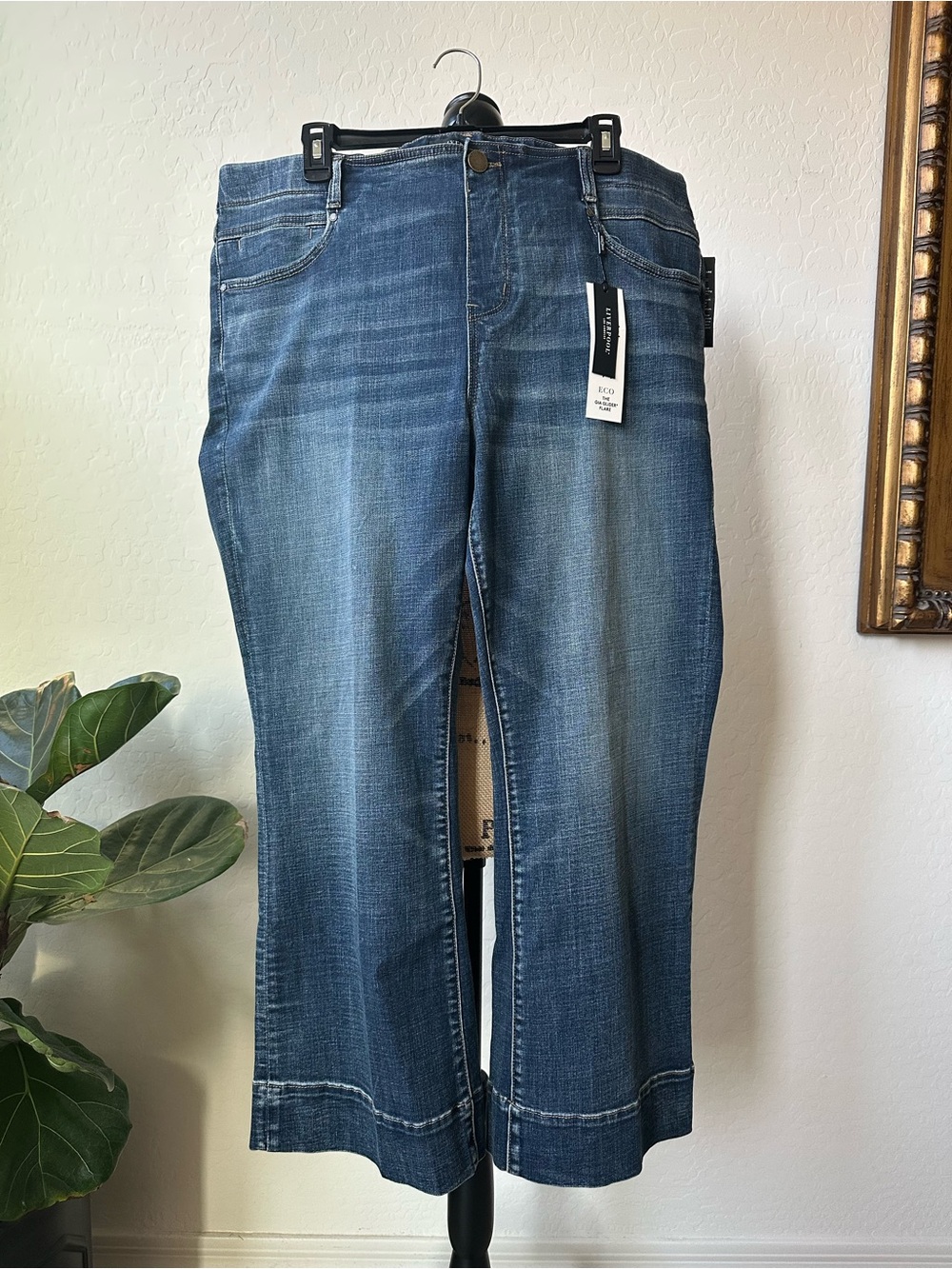 NWT Liverpool The Gia Glider Flare Amana Jeans Size 18W